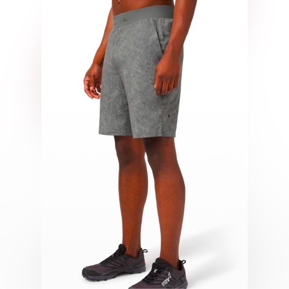 Lululemon Mens THE Short 9” Inseam Lined Athletic Shorts Quick Dry Gray Multi S